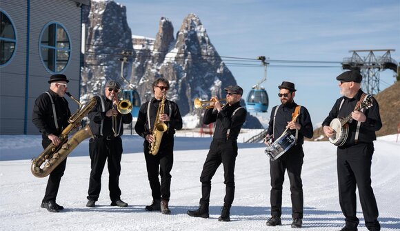 Swing on Snow Winter Music Festival