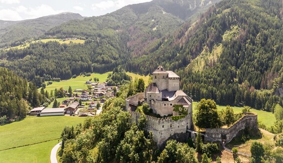 Tour serale al Castel Tasso