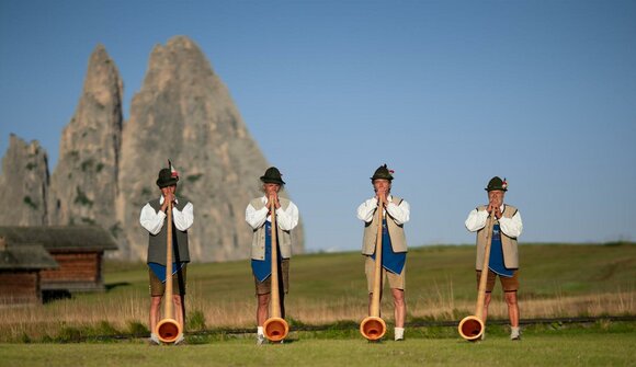 Traditional alphorn players