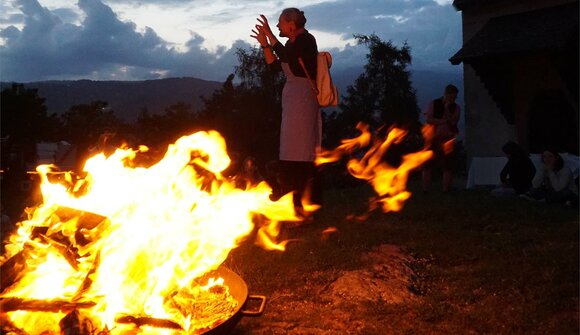 Lagerfeuer mit Hexe Martha