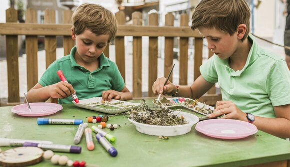 Children’s handcraft laboratory