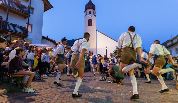 Square festival in Nova Levante