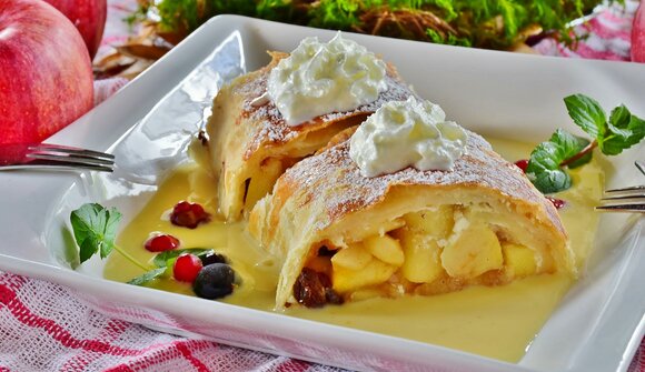 Preparazione di delizioso strudel