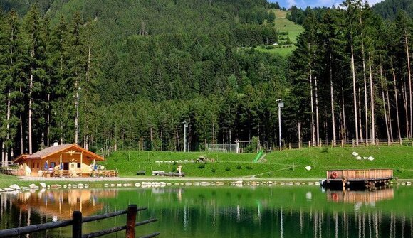 Grillfeier am Fischteich in Antholz