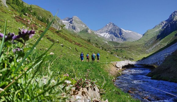 Hike to the Eisbruggsee lake