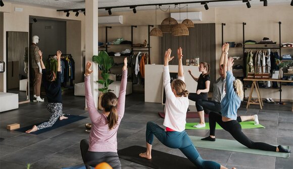 Yoga & Aperitivo bei Marlenes Salotto