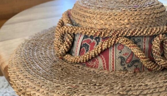 Braiding a straw hat