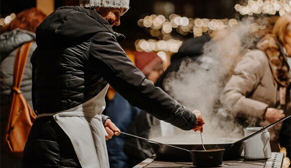 Showküche auf dem Christkindlmarkt