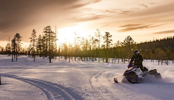 Mit dem Ski-Doo zum Abendessen