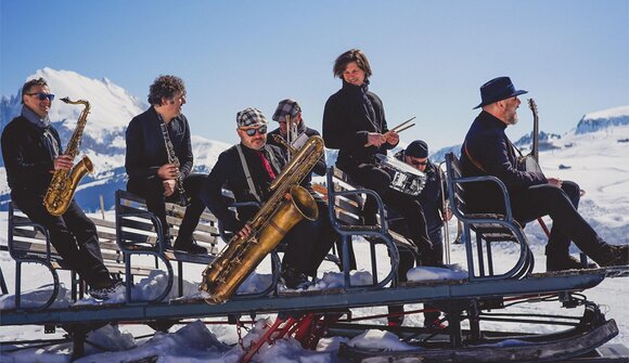 Swing on Snow: Trentin Country Band