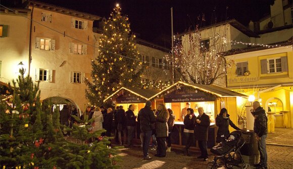 Glühweinstand in Neumarkt