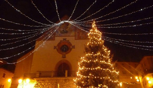 Accensione dell'albero e Canti Natalizi