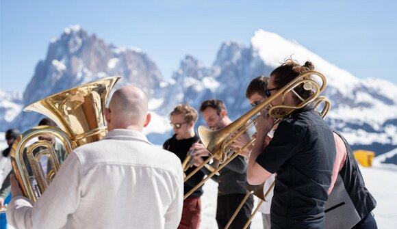 Swing on Snow: Trentin Country Band