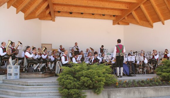 Concert by the Lutago town band