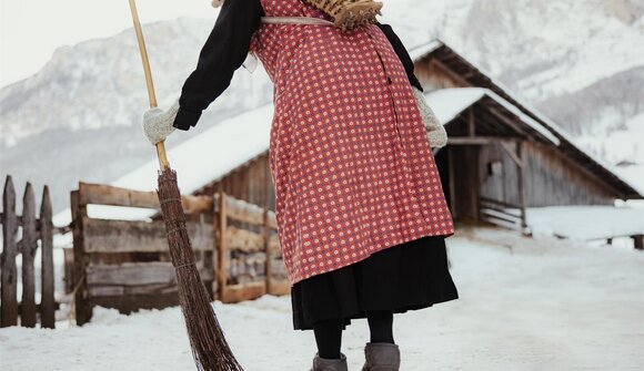 L'arrivo della Befana ladina