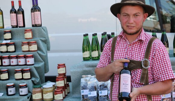 Farmers' market