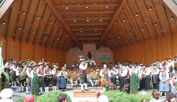 Folk Festival in Valdaora di Mezzo