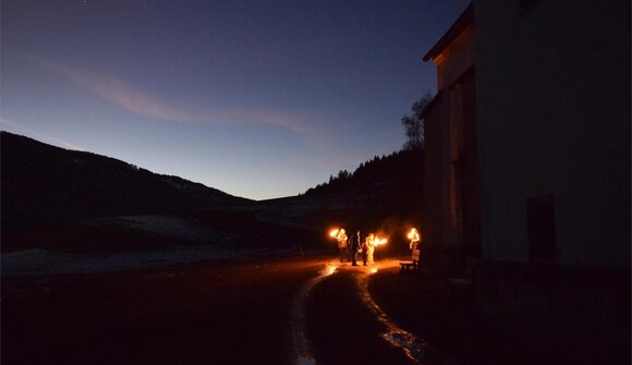 Fackelwanderung in magischen Nächten