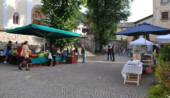 Farmer’s market in Sarentino