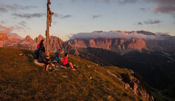 Hiking: Burning Dolomites