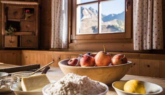 Baking the traditional "Apfelstrudel"