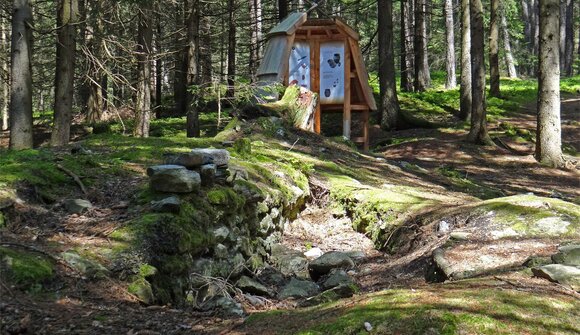 Archaeological panoramic trail