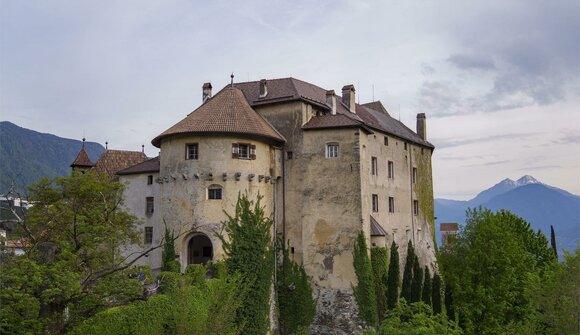 Dorfführung mit Schlossbesichtigung