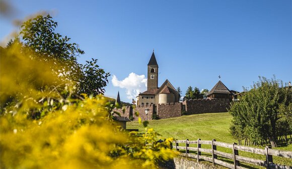 Church anniversary festival in Siusi