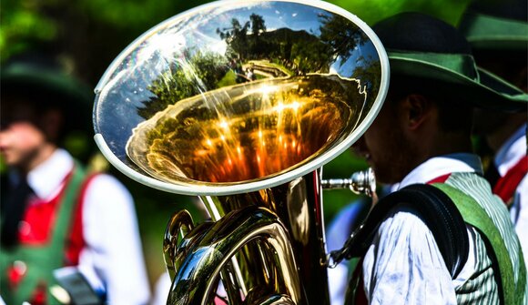 Festa serale con musica