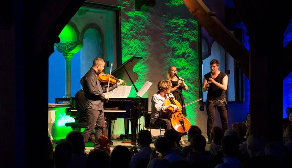 Soiree auf Schloss Tirol