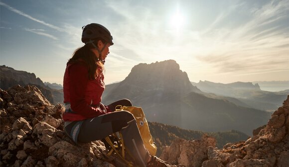 Escursione per una via ferrata