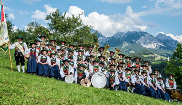 Concert by the music band of La Pli