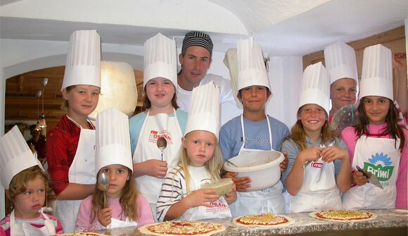 Pizza backen im Holzofen