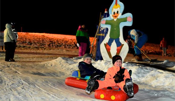 Snow tubing notturno