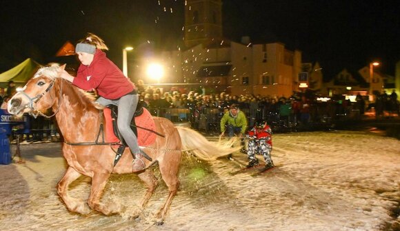 Skijöring di notte