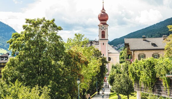 Guided tour through Ortisei