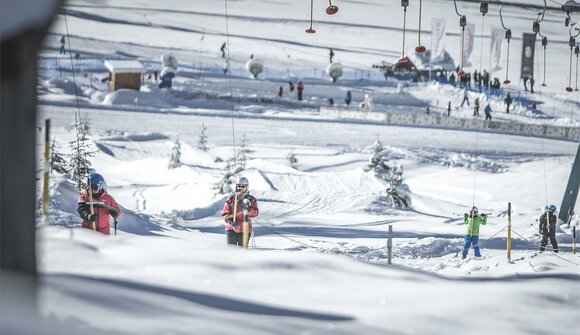 Ski race for tourists